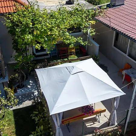 Arija Apartment *